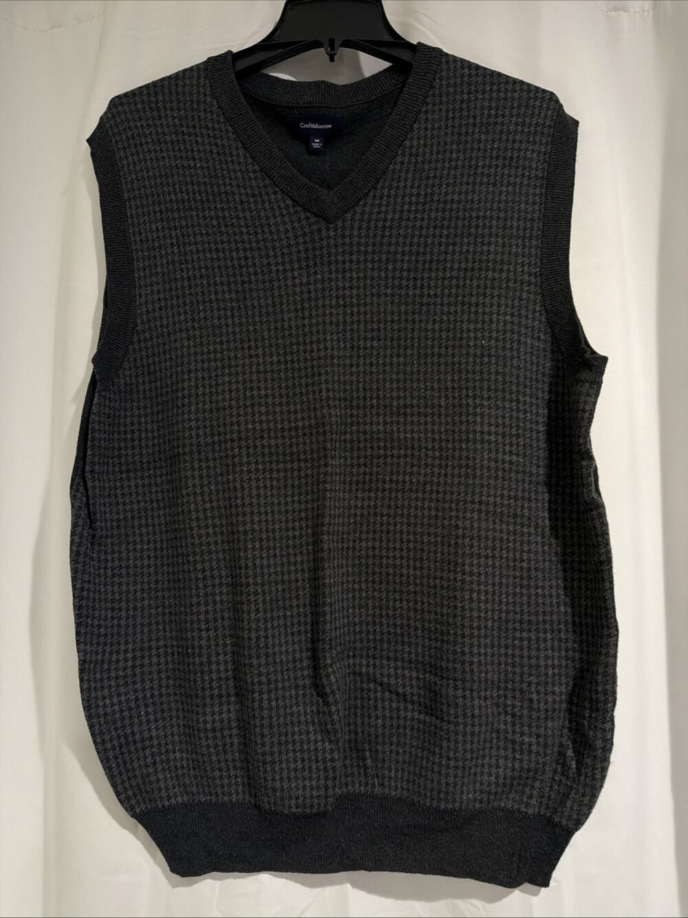 Croft & Barrow Geometric Print Sweater Vest Men’s Medium Charcoal Gray